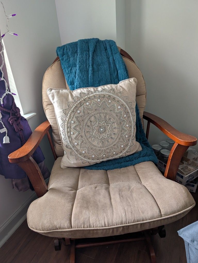 Rocking Chair With Foot rest 