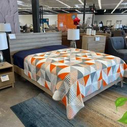 Ashley Aliah 4 Pcs Bedroom Sets Queen or King Beds Dressers Nightstands and Chests Finance and Delivery Available 