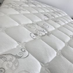 Queen Pillow Top