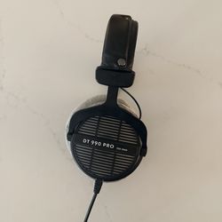 DT 990 Pro Headphones
