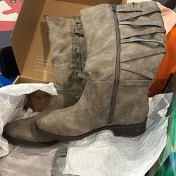 Journee Taupe 10W  Carly Boot