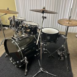 Ludwig mix Drum Set With Cymbals 