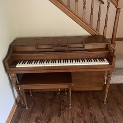 Sterling Piano 