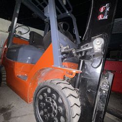 🔺Toyota Forklift Model 7 Like New 