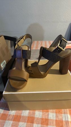 7.5 heels Michael kors