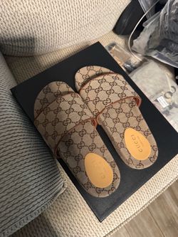 Women brown craft Gucci slides