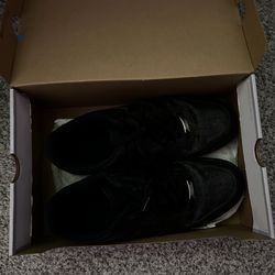 SIZE 12 MENS BLACK AIR FORCES
