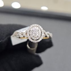 Ladies Ring 14k With Diamonds 