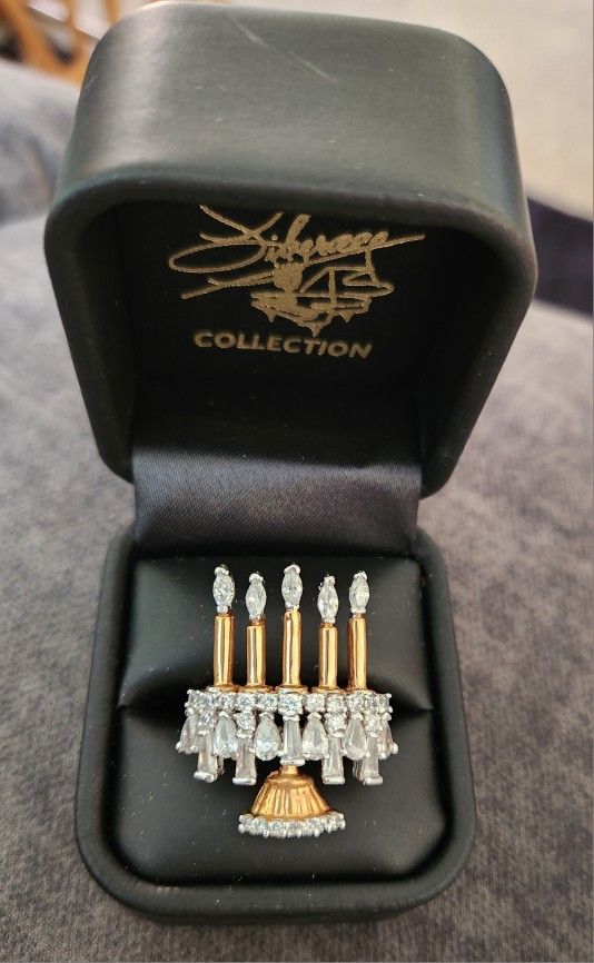 Liberace Collection Candelabra Ring.. Size 12