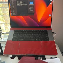 Apple m1 Mac Book Pro Max