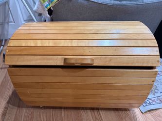 Wood toy chest