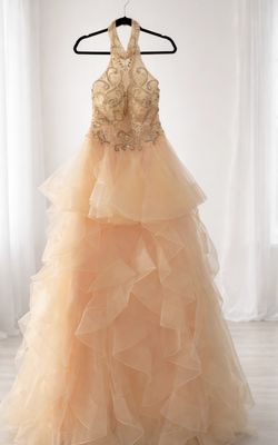 Size M/L - 8/10 Peach Ruffled Haltered Prom Dress