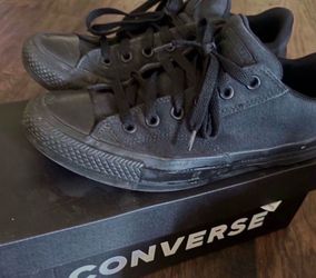 Men Converse size 9