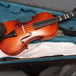 Mendini by Cecilio 4/4 Size Student Violin w/ Case and Bow.
