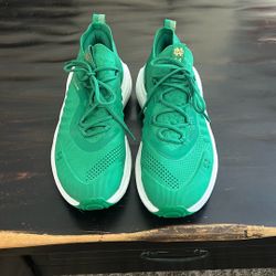 SIZE 12 Under Armor NOTRE DAME Basketball Shoes