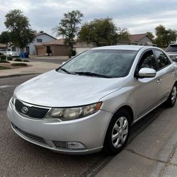 2012 Kia Forte EXAutomático Clean Title Emisión 2 Years $3600 OBO