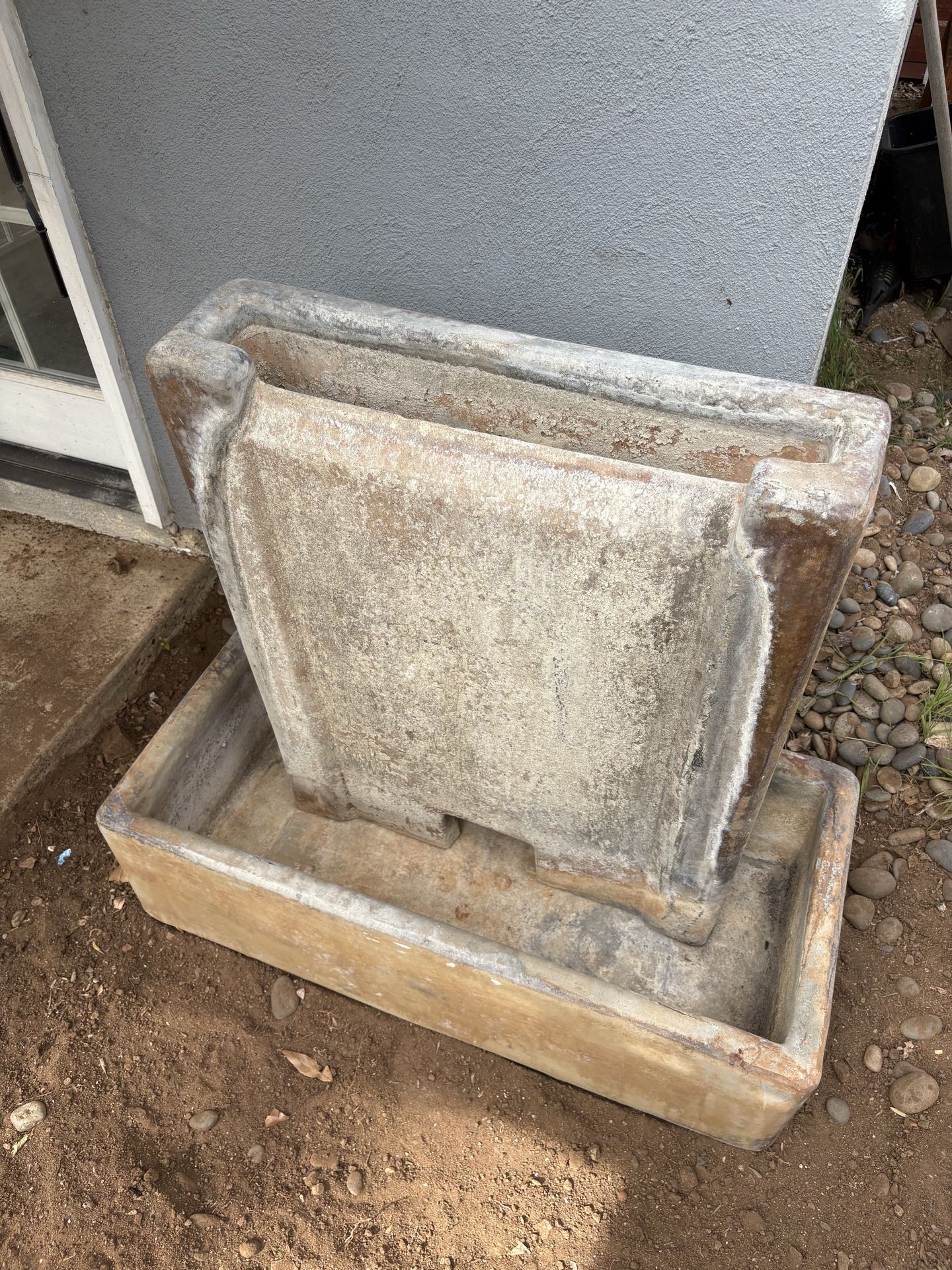 Water fountain concrete