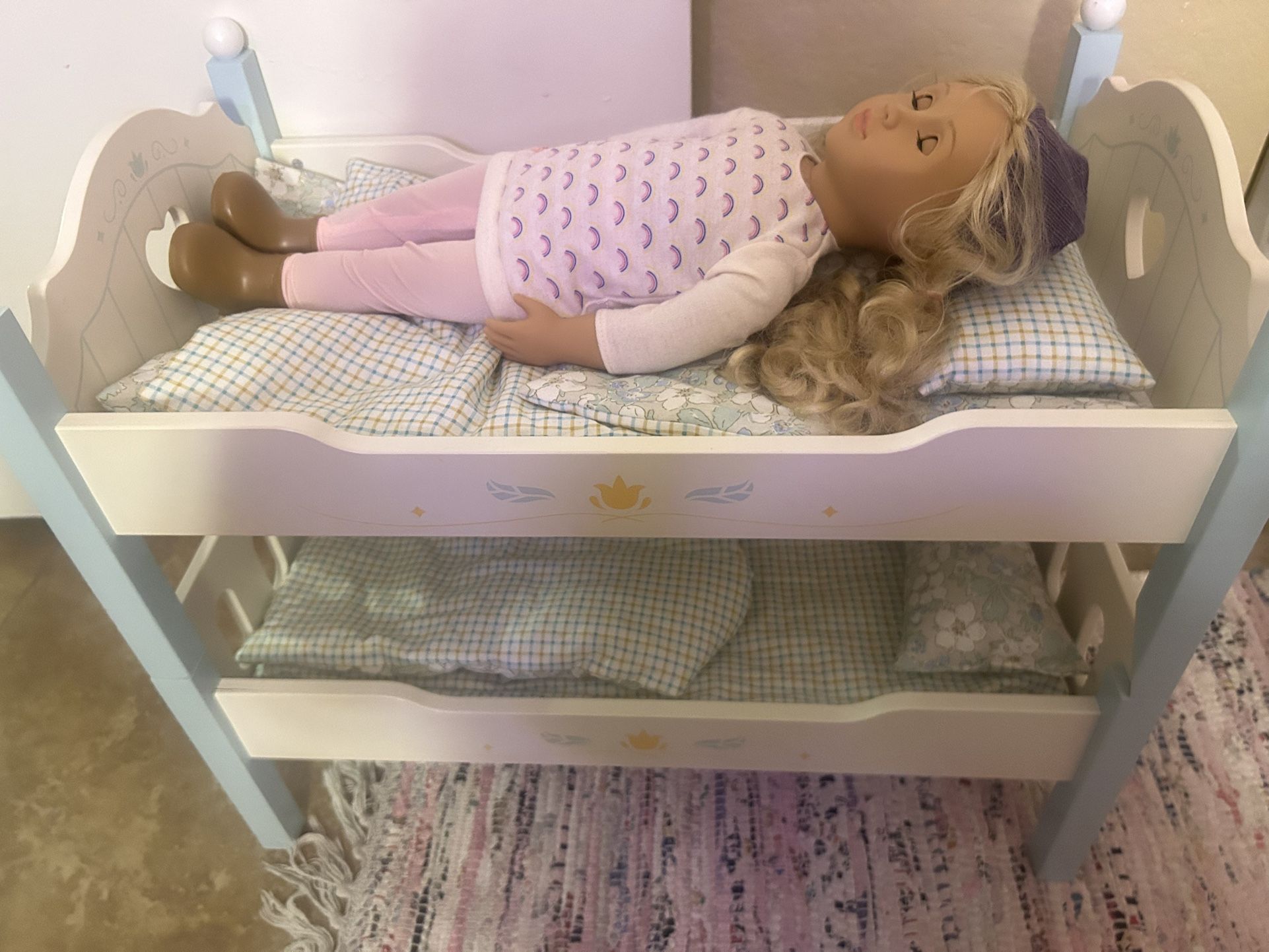 Bunk bed with Doll