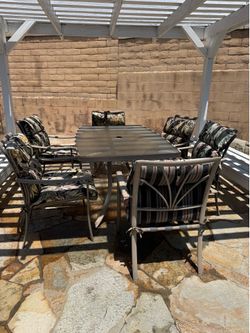 Patio /Pool Side Outdoor Table and Chairs