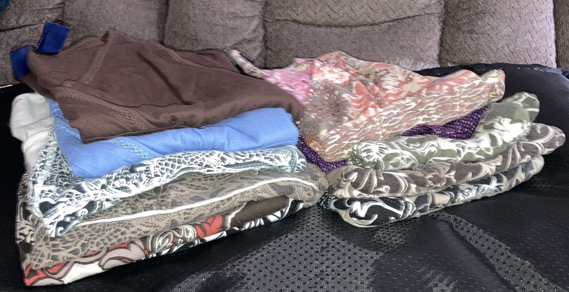 Ladies Medium Sleeveless Tops Lot-Group 1