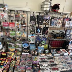 Huge Collectible Sale Saturday And Sunday At 7am - 3pm 