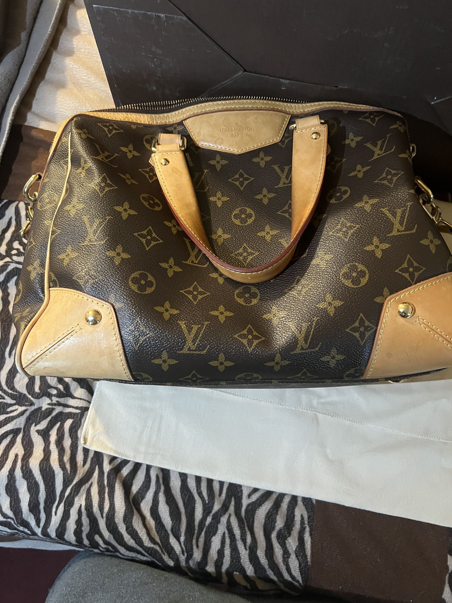 Louis Vuitton Monogram Antheia Ixia PM Bag for Sale in Fountain Valley, CA  - OfferUp