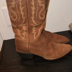 Justin Boots
Women’s Cowboy Western Boots, size 7