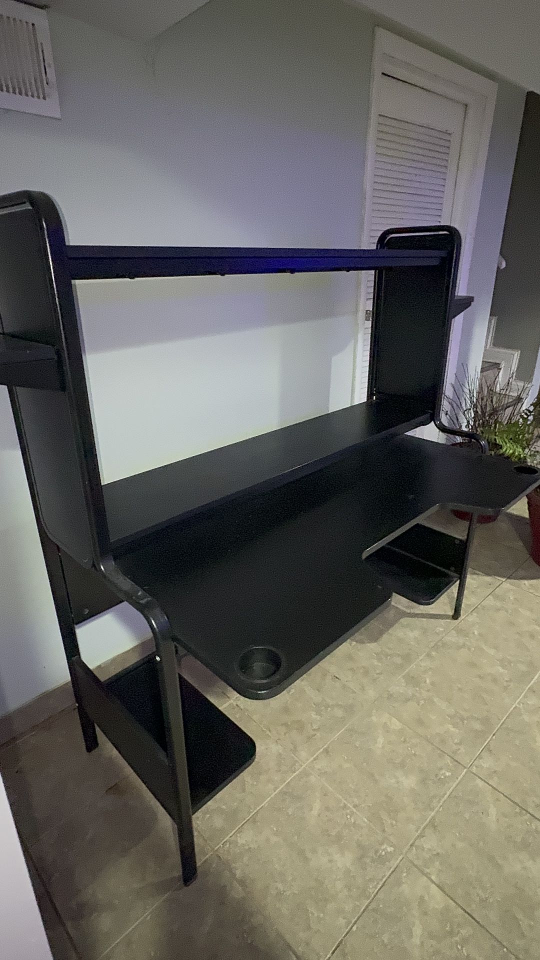IKEA Fredde Gaming table/ Work Desk for Sale in Burbank, IL OfferUp