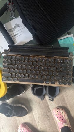 Bluetooth type writer keyboard
