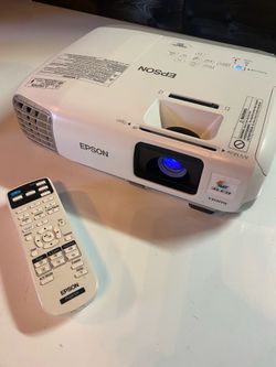 Epson PowerLite Projector w/ Remote & HDMI – Like New Condition – $100 OBO