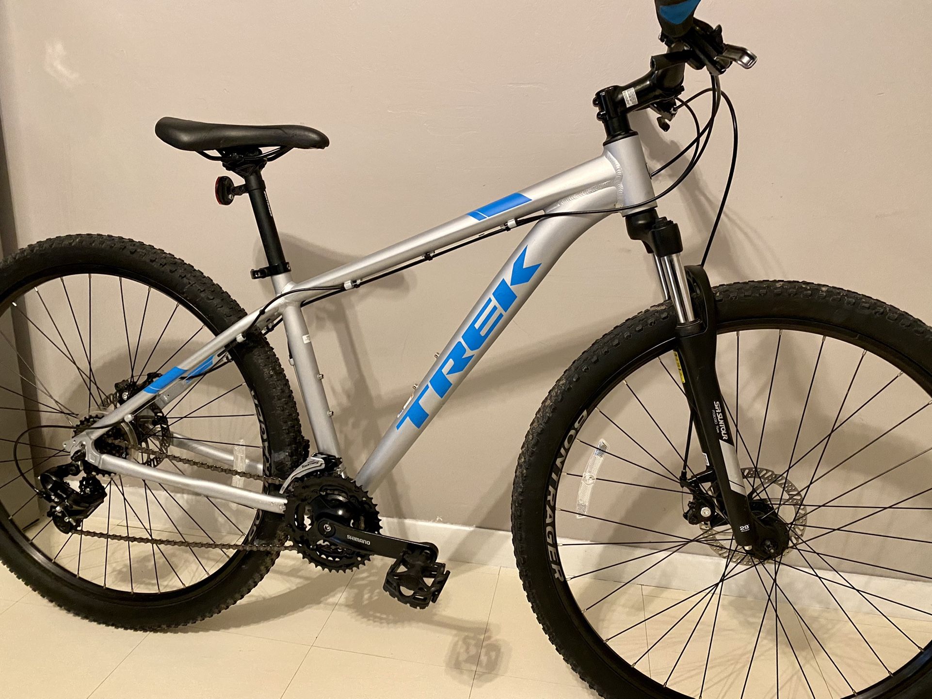 Trek Marlin 4 Mountain Bike 29ner