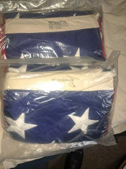2 American Flags 