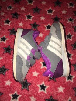 Girls shoes (Size 9)