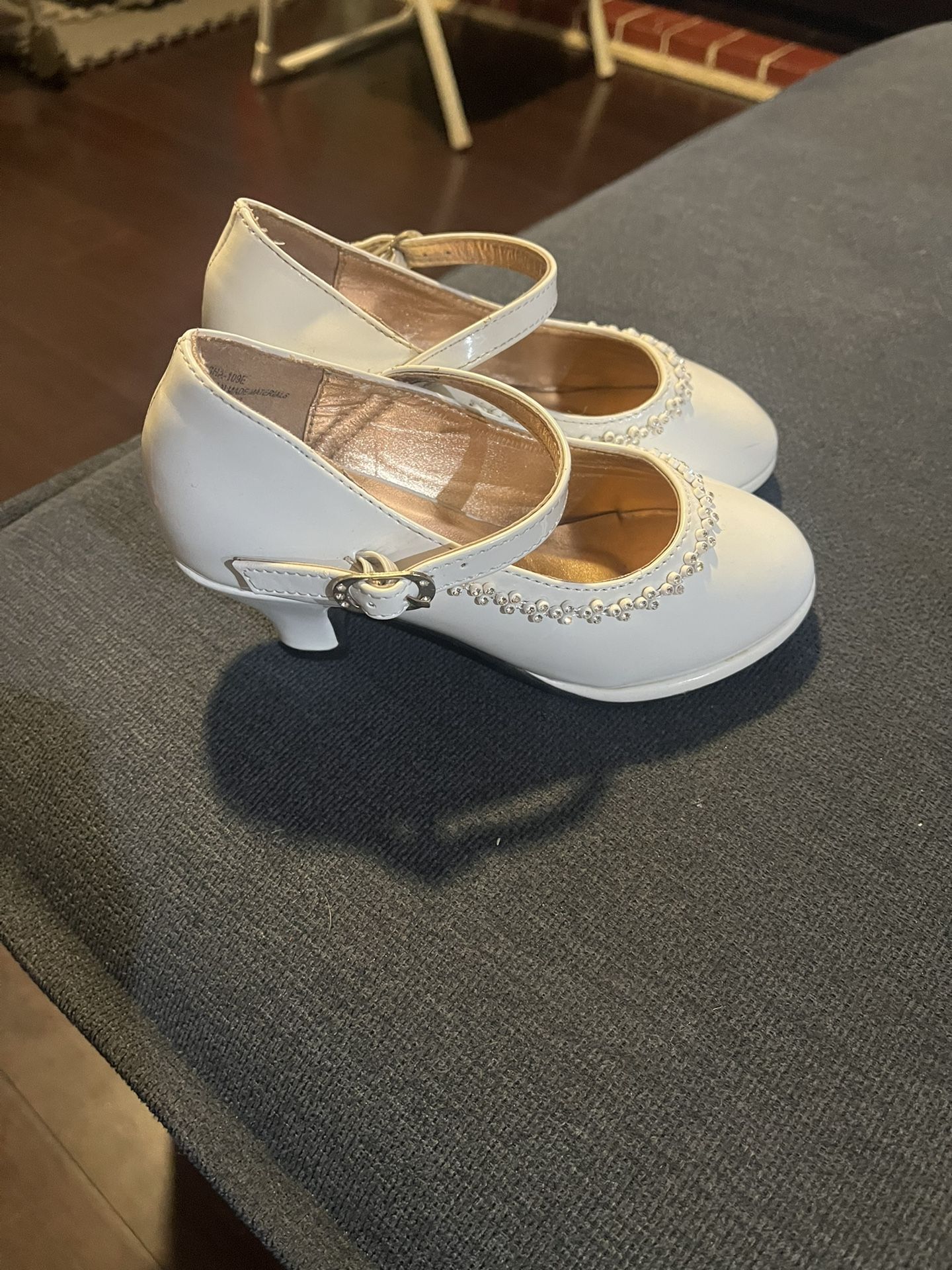 Girls dressy shoes with heel size 11
