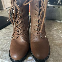 GBG Los Angeles Sellia Boots Women's Brown Chevron Quilted Ankle 