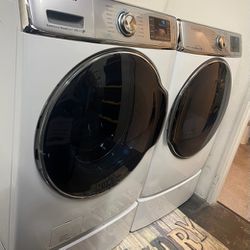 Jumbo Samsung Washer And Dryer With Pedestals 