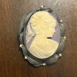 1970’s Signed Gerry’s Blue Cameo Brooch/Pendant 