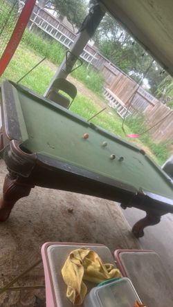 Pool table
