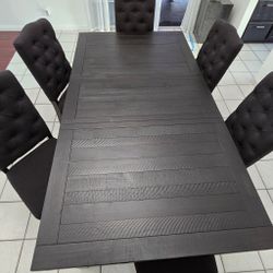 Dining  Table 
