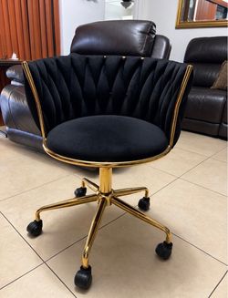 Vanity chair