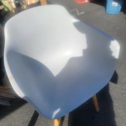 Mid Century Modern Plastic Dinnimg Chairs 1 or 2