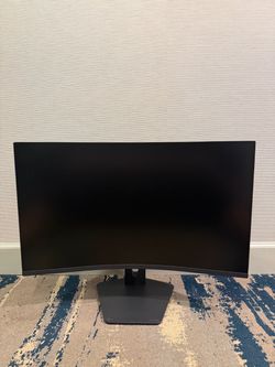 LG UltraGear 31.5″ (class) QHD curved gaming monitor from the G6 / 32GSxx series