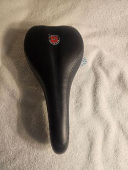 New Schwinn Cionlli Bicycle Seat Black -  New Unused