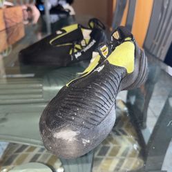 New - Mad Rock Climbing Shoes US Size 4.5