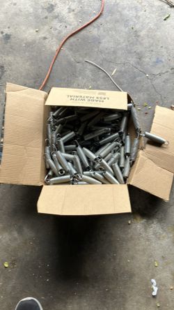 Box of trampoline springs