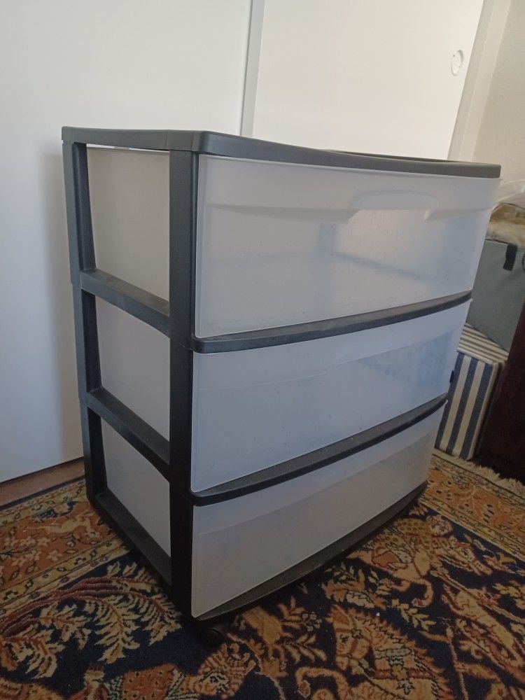 Organizer. Plastic.