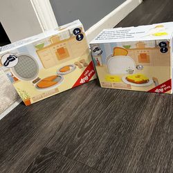 wooden pretend / play kitchen food