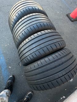 215/45R17 MICHELIN PILOT SPORT 4s