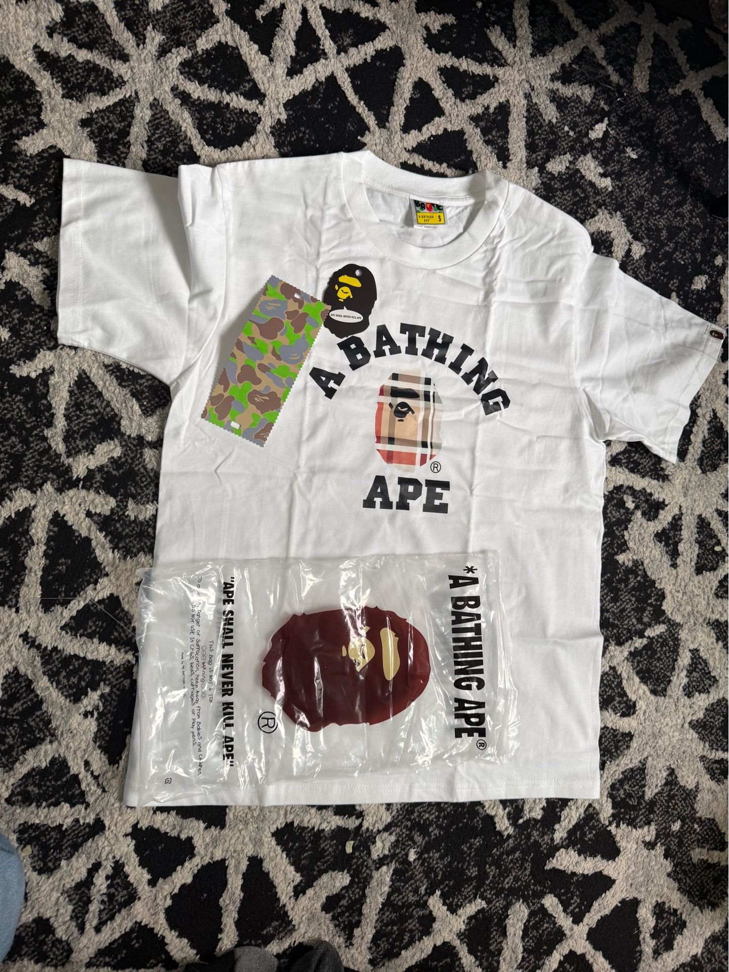 BAPE A Bathing Ape White T-Shirt Size Small