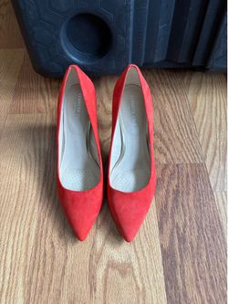 KENNETH COLE pretty high heels